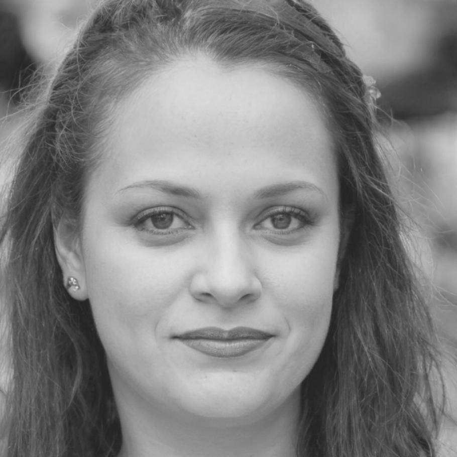 Sarah Williams - Investment Advisor